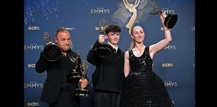 77. EMMY ÖDÜLLERİ SAHİPLERİNİ BULDU
