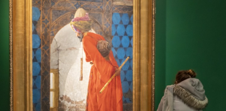 PERA MZES 20. YILINDA CRETSZ REHBERL SERG TURLARINI BALATIYOR