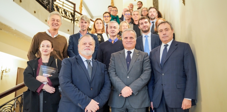 “ESKİ ANADOLU’DA ARKEOLOJİ ve TOPLUM”