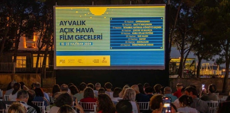 AYVALIK AÇIK HAVA FİLM GECELERİ YOĞUN İLGİYLE SONA ERDİ