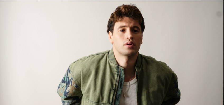 RAGIB NARN STANBULDA LK KEZ SAHNEYE IKIYOR