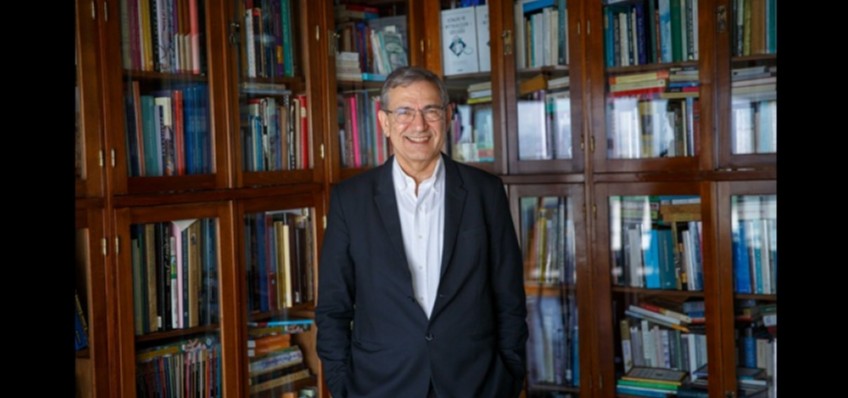 ORHAN PAMUK'UN �EKMECES�NDEN: KEL�MELER VE RES�MLER