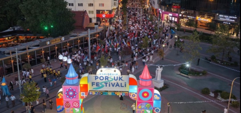 ESK��EH�R PORSUK FEST�VAL�'NDE HAFTA SONU CO�KUSU